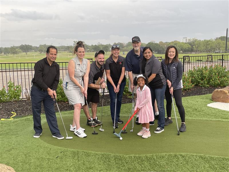 Group photo of golfers at a Children's Health charity golf event